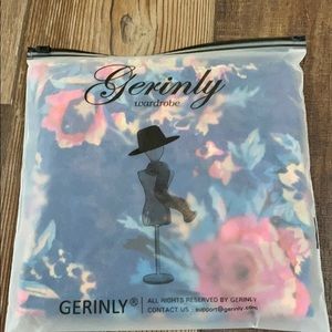 SUPER CUTE floral Gerinly scarf. Only worn once!